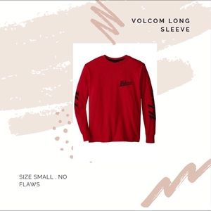 red volcom long sleeve :)